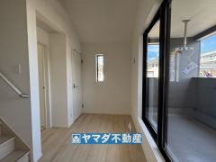 吹抜けが開放的な2階ホール