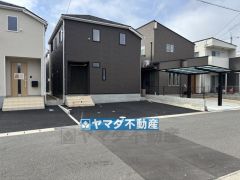 前面道路が広いので駐車が苦手な方でも安全に駐車できますね