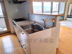 キッチンからご家族との会話ができますね。