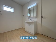 三面鏡タイプの洗面台