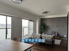 バルコニーに面したリビングは日当たり良好