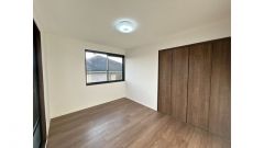 2階洋室6帖のお部屋です。