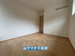 2階洋室5.5帖のお部屋です。