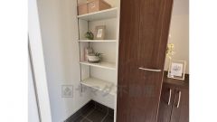 玄関にはシューズボックスとシューズクローク