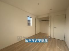 2階洋室6帖のお部屋です。