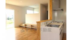 リビングを見渡せるキッチン