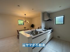 キッチンからご家族との会話ができますね。