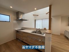 キッチンからご家族との会話ができますね。