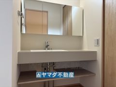 広々とした洗面台