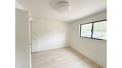 現況販売中　2階洋室のお部屋です。