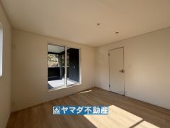 洋室8帖のお部屋です。