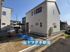 2号棟ケイミュー外壁は汚れが付きにくい効果を併せ持つ特徴があります。