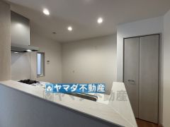 キッチンには便利なパントリー完備