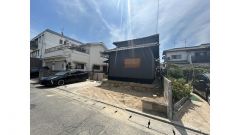 リフォーム中　現地外観写真　外壁塗装工事行いました。