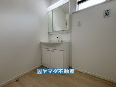 三面鏡タイプの洗面台