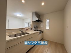 キッチンからご家族との会話ができますね。