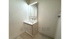 三面鏡タイプの洗面台