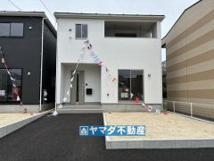 2号棟ケイミュー外壁は汚れが付きにくい効果を併せ持つ特徴があります。