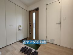 大容量のシューズボックスに廊下には収納棚完備