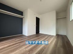 2階洋室7.5帖のお部屋です。