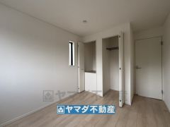 2階洋室5.7帖のお部屋です。