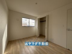 2階洋室6帖のお部屋です。