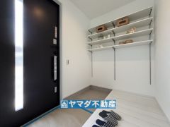 可動式オープンシューズクローク