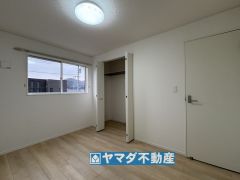 2階洋室6帖のお部屋です。