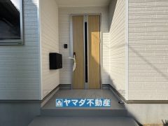 玄関横にはポストが設置