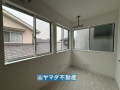 サンルームになっている為、雨だけでなく花粉や埃、害虫の侵入を防ぎます