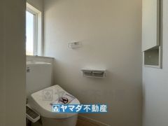 お掃除ラクラク節水の便器です。