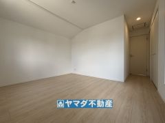 2階洋室8帖のお部屋です。