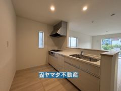 キッチンからご家族との会話ができますね。