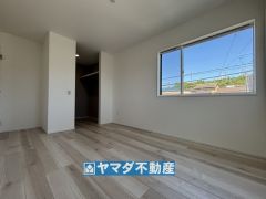 2階洋室6.5帖のお部屋です。