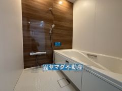 ゆったりとしたバスルーム