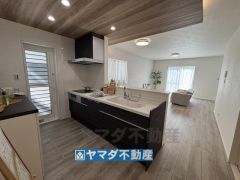 キッチンからご家族との会話ができますね。