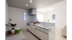 キッチンからご家族との会話ができますね。