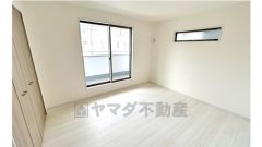 2階洋室のお部屋です