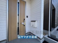 玄関横にはポストがあります