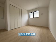 2階洋室6.5帖のお部屋です。