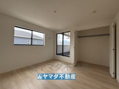 2階洋室8帖のお部屋です。