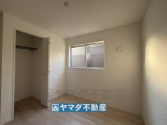 2階洋室5帖のお部屋です。