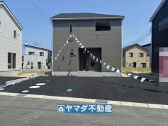 3号棟ケイミュー外壁は汚れが付きにくい効果を併せ持つ特徴があります。