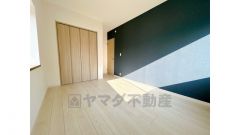 2階洋室6.5帖のお部屋はフローリング・クロス交換済