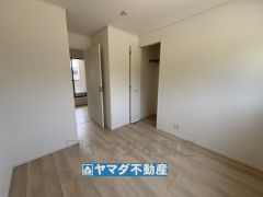 2階洋室のお部屋です