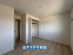 2階洋室6.5帖のお部屋です。