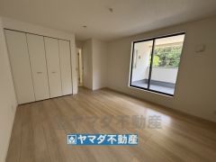 2階洋室9.5帖のお部屋です。
