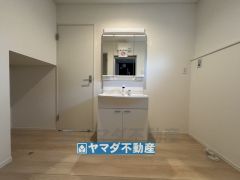 三面鏡タイプの洗面台