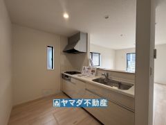 キッチンからご家族との会話ができますね。