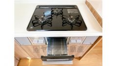 魚焼きグリルもある3口ガスコンロ